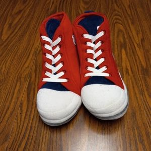 Woman's STL Cardinals Slippers.